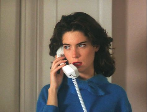 Twin Peaks Donna Hayward, Lara Flynn Boyle, Society 1989, Iconic Moments, Dead Poets Society, Twin Peaks, Poets, Tumblr