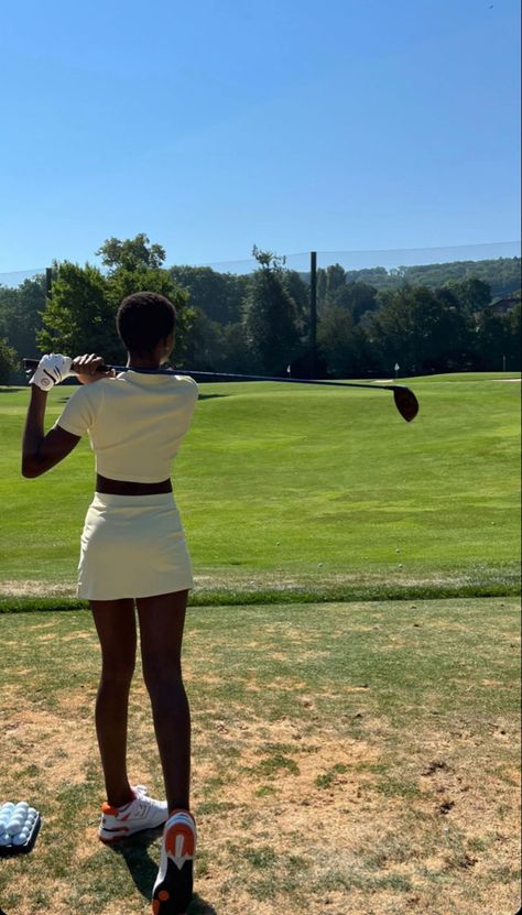 Black Preppy Girl, Musiq Soulchild, Feminine Black Women, Lifestyle Club, Golf Inspiration, Cozy Outfits, Luxury Lifestyle Women, Girls Golf, Preppy Southern