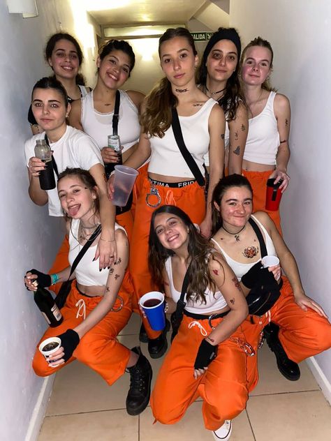 Spirit Week Movie Character Day Ideas, Prison Outfit Women, Carnaval Outfit Women, Prisoner Costume Womens, Prisoner Halloween Costume, Prisoner Halloween, Women Hacks, Karneval Outfit, Halloween Prisoner Costume