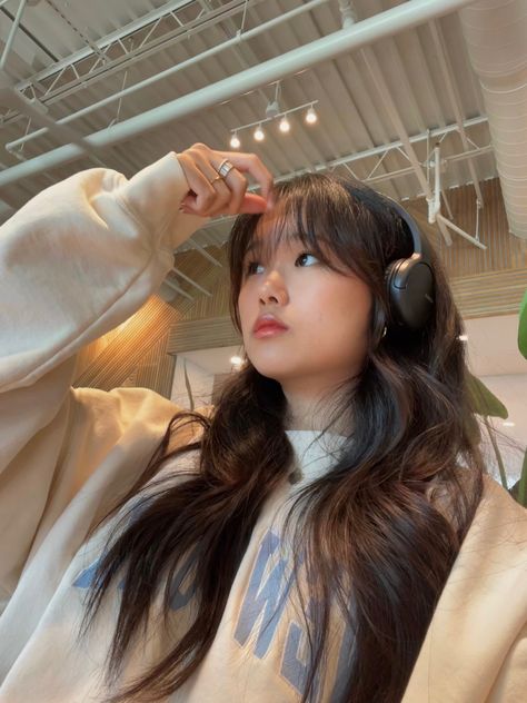 Wispy Fringe Korean, Whispy Front Bangs Aesthetic, Long Wispy Bangs Short Hair, Whispy Front Bangs Asian, Fringe Bangs 2023, Wispy Bangs On Asians, Slight Wispy Bangs, Cute Hairstyles For Wispy Bangs, Cute Wispy Bangs Hairstyles