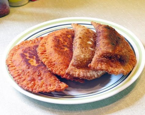 This is a delicious appetizer that is very popular in Puerto Rican culture. Make this, and it will be a guaranteed hit at your house! Pastellios Recipe, Puerto Rican Pastelillos, Pastelitos Recipe, Dominican Recipes, Cuban Dishes, Puerto Rico Food, Boricua Recipes, Adobo Seasoning, Beef Empanadas