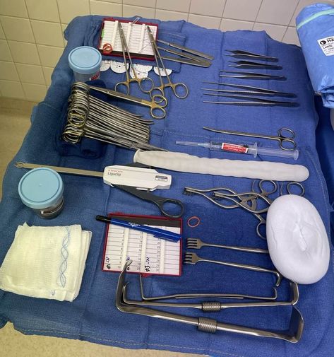 Surgery Setups – The Surgical Tech Student Surgical Tech Student, Anesthesia Tech, Surgery Tech, Surgical Technologist Student, Sterile Processing, Surgical Technician, Nursing Graduation Pictures, Medical Notes, Cesarean Section