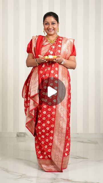 Bengali Style Saree Draping, Bengali Saree Look, Bengali Saree Draping, Dolly Jain Saree Draping, Ways To Drape A Saree, Saree Folding, Poila Baisakh, Kolkata Saree, Dolly Jain