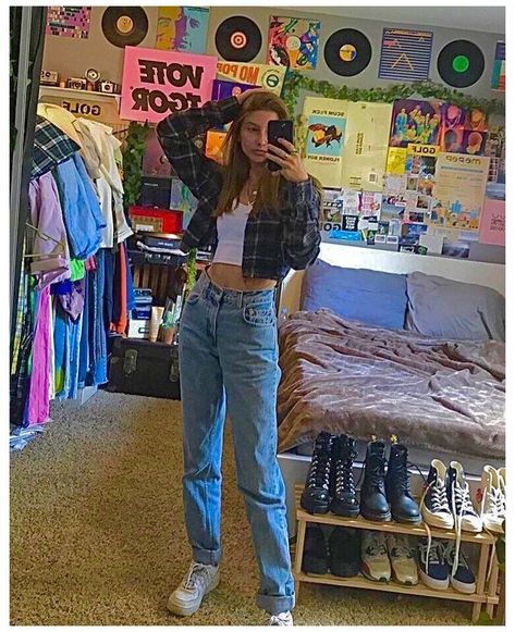 Indie Girl - Indie Aesthetic - Summer Estilo Indie Kid, Indie Girl Outfits, Indie Kid Outfits, Indie Kid Style, Indie Outfits Ideas, Mode Indie, Indie Aesthetic Outfits, Indie Fits, Photographie Indie