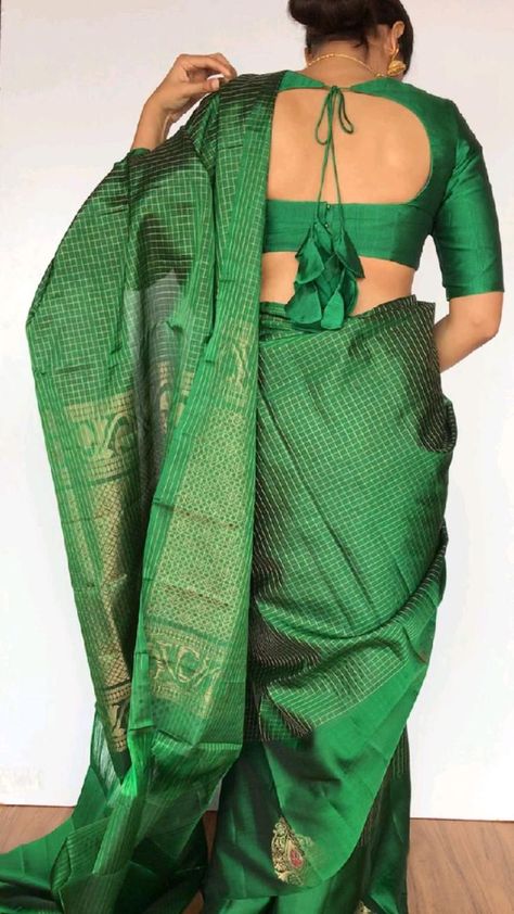 Trendy Blouse Patterns, Lucknowi Lehenga, Blouse Designs Saree, Kanchivaram Silk Saree, 50 Blouse Designs, Saree Fancy, Bridal Lengha, Best Blouse Designs, New Saree Blouse Designs