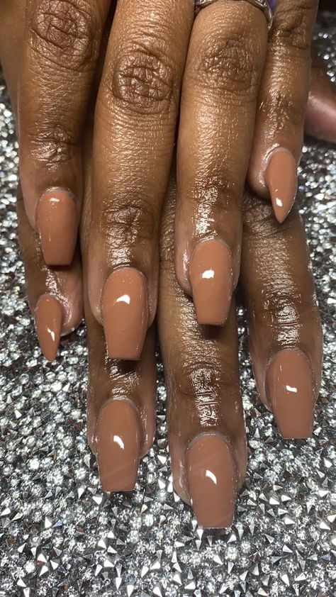 Brown Nails For Black Women, Neutral Nails On Black Women, Fall Gel Nails Ideas Short, Nude Nails For Black Women, Nails On Dark Skin Hands, Nude Brown Nails, Nude Nails Black Women, Nude Nails For Brown Skin, Brown Nude Nails