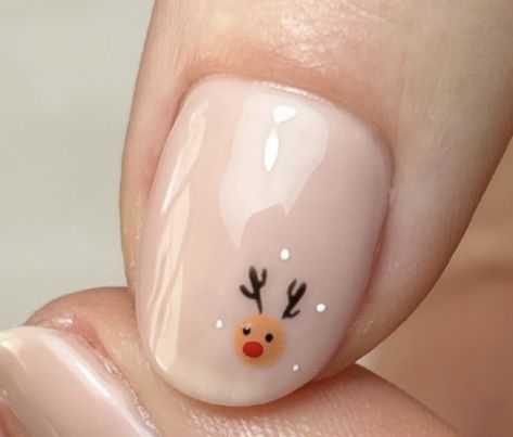 Christmas Nail Design, Ideas For Short Nails, Xmas Nail Designs, Nail Art Noel, Snowman Nails, Festive Nail Art, Holiday Nail Designs, Cute Reindeer, Subtle Nails