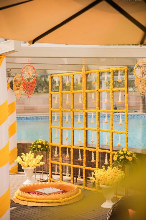 Photo From Poolside Haldi Setup - By TigerLily Minimalist Haldi Decor, Haldi Seating, Flower Decoration Stage, Minimalist Backdrop, Haldi Decoration Ideas, Wedding Decorator, Decoration Stage, Haldi Decor, Poolside Decor