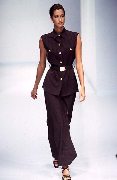 Salvatore Ferragamo 90s, Yasmine Ghauri, Ghauri Yasmeen, Ferragamo Runway, Vintage Ferragamo, Yasmeen Ghauri, Space Fashion, 90s Runway Fashion, Runway Show