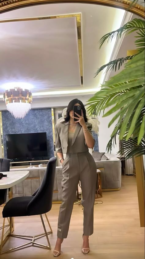 Mode Zara, Professional Outfits Women, Business Outfits Women, Elegante Casual, Event Outfit, Classy Work Outfits, Stylish Work Outfits, Causual Outfits, Casual Chic Outfit