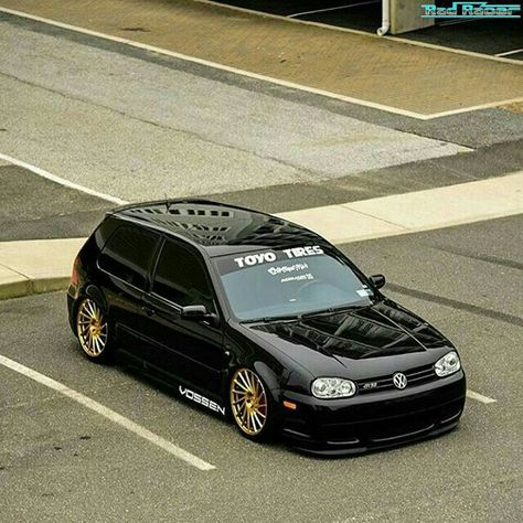 Vw R32, Mk4 Golf, Concept Cars Vintage, Vw Mk4, Vw Golf 1, Vw Mk1, Vw Rabbit, Vw Golf Mk4, Golf Mk3