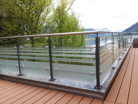 Private house glass balcony - SADEV Architectural Systems Balcony Glass Railing Design, Balcony Railing Design Modern, Front Balcony Design, Glass Railing Design, Railing Stainless Steel, Glass Balcony Railing, Balcony Glass Design, Steel Railing Design, Window Glass Design