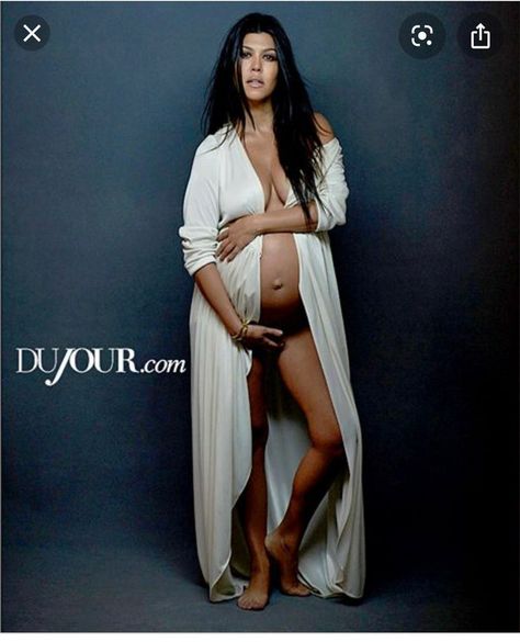 Kourtney Kardashian Baby, Kourtney Kardashian Pregnant, Pregnant Shoot, Pregnant Photos, Pregnancy Belly Photos, Pregnancy Pictures, Maternity Photography Poses Pregnancy Pics, Celebrity Prints, Maternity Shoots