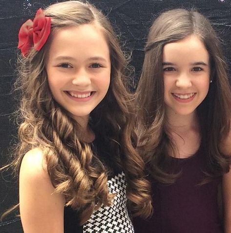 Olivia Sanabia, Kelly Hair, Aubrey Miller, Just Add Magic, Kaya Scodelario, Kids Shows, Nickelodeon, Hair Looks, Picture Video