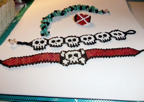 Skull Bracelets by maninthebook - Kandi Photos on Kandi Patterns Goth Kandi, Skull Bracelets, Bead Creations, Kandi Ideas, Easy Perler Beads Ideas, Beads Ideas, Turquoise And Black, Kandi Patterns, Pinterest Diy Crafts