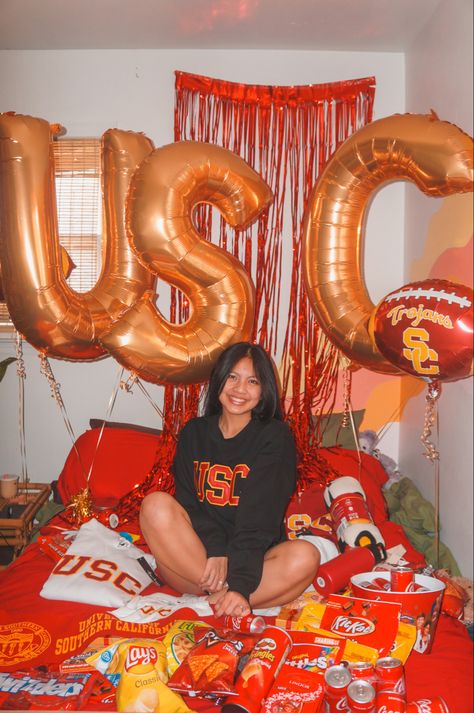 Commitment Day Pictures, College Commitment Party, Colleges In California, College Commitment Pictures, Decision Pictures, Usc College, College Decision, East Coast Aesthetic, Masters Program