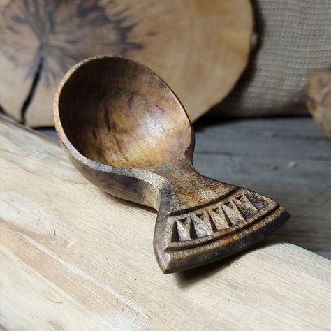 Hand carved wooden coffee scoop, wooden tea scoop, measuring spoon, 9th anniversary willow wood spoon, handmade wooden gift coffee lovers Simple Wood Carving, Aspen Wood, Spoon Carving, Coffee Spoons, Wooden Scoop, Wooden Kitchen Utensils, Willow Wood, 9th Anniversary, Coffee Scoop