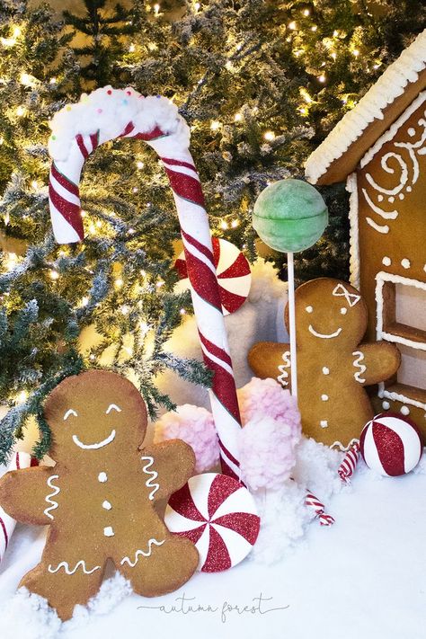 Christmas Photoshoot Decor - Christmas Candyland Christmas Photoshoot Decor, Photoshoot Decor, Funny Christmas Photo Cards, Christmas Background Photography, Funny Christmas Photos, Christmas Candyland, Christmas Parade Floats, Christmas Scenery, Christmas Gingerbread House