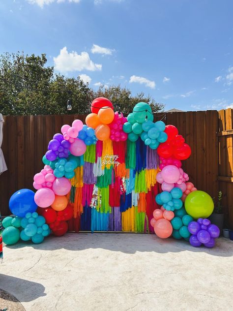 Customize your fringe wall to fit you party theme. Funfetti Birthday Party Decorations, Custom Party Decorations, Pinata Party Decorations, Colorful Theme Birthday Party, Balloon Selfie Wall, Balloon Yard Stakes, Bright Color Birthday Party Ideas, Backyard Birthday Decor, Cool Party Decorations