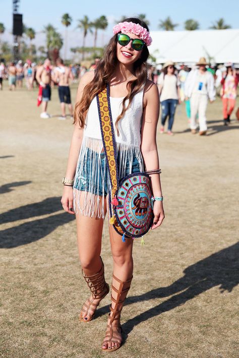 Anything Fringe Moda Hippie Chic, Knee High Gladiator Sandals, Fringe Clothing, High Gladiator Sandals, Boho Mode, Music Festival Fashion, Quoi Porter, Hippy Chic, Boho Style Outfits