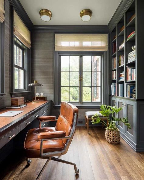 Mastering a Home Office Design Interior Design Per La Casa, Small Home Offices, Home Library Design, Small Home Office, Design Del Prodotto, Home Office Setup, Chaise Design, Home Office Space, A Desk