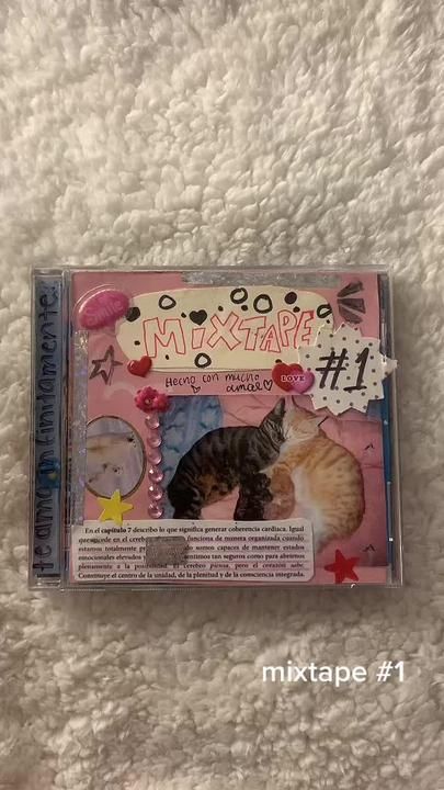 lo hice con muxo amor #mixtape #collageart #miau | TikTok Custom Cd Covers, Cd Burning, Cute Room Stuff, Diy For Him, Mixtape Art, I Have A Girlfriend, Custom Cd, Cd Artwork, Mix Cd