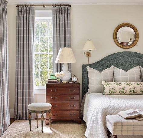 Timeless Home | Springing into a new week with this elegant bedroom by @laurenelaineinteriors. 📷: @emilyfollowillphotographer. | Instagram Pink Vintage Bedroom, Canada Dream, Vintage Bedroom Ideas, Bedroom Suites, Happy February, Iron Bed Frame, Grand Millennial, Bedroom Bliss, Primary Bedroom