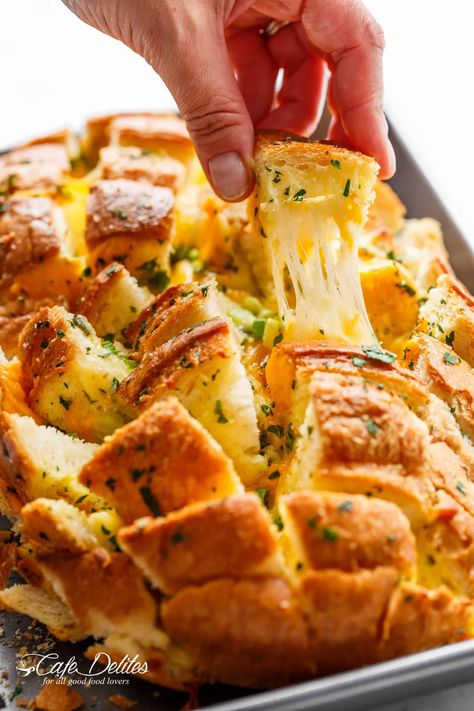 Garlic Bread Pull Apart, Onion Garlic Bread, Bloomin Onion Bread, Bread Pull Apart, Garlic Breads, Pull Apart Garlic Bread, Bloomin Onion, Onion Bread, Blooming Onion