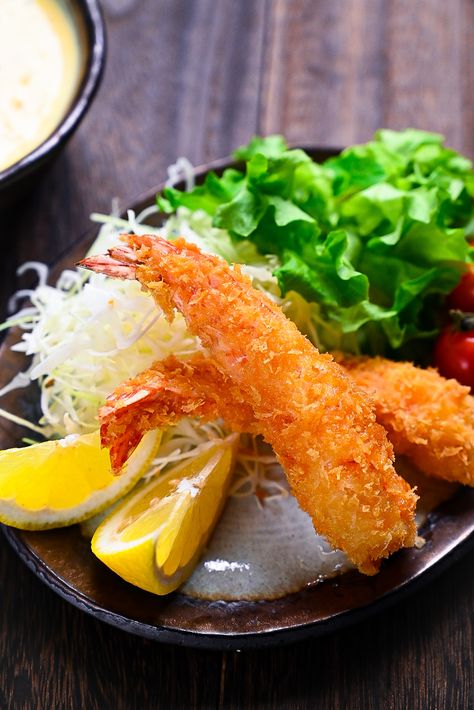 Wanna know how to make delicious “Ebi fry” aka Japanese style fried shrimp at home? . We’ve written tips on how to get the perfect crispness, how to get that classic ebi fry shape AND included the easy recipe for homemade tartar sauce! Check our blog for all the info! #japanesecooking #japaneserecipe #japanesedish #ebifry #friedshrimp #deepfry #crispy #delicious #shrimp #friedprawn #homemade #cooking #recipe #fromscratch #shrimprecipe #tasty #panko #foodblogger #recipeblog #foodphotography Ebi Fry, Japanese Tempura, Ebi Tempura, Fried Sushi, Firecracker Shrimp, Tempura Recipe, Tiger Prawns, Prawn Dishes, Homemade Tartar Sauce