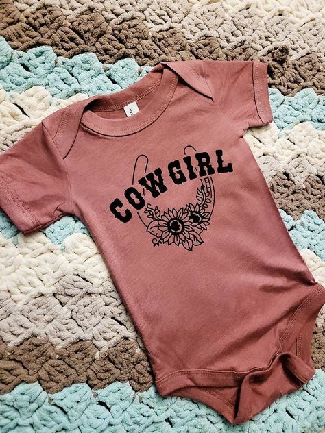 Western Onesies, Country Onesies, Girl Onesie Ideas, Cowgirl Baby Outfits, Western Baby Shower Outfit For Mom, Country Baby Girl Outfits, Country Baby Stuff, Western Baby Girl Outfits, Baby Cowgirl