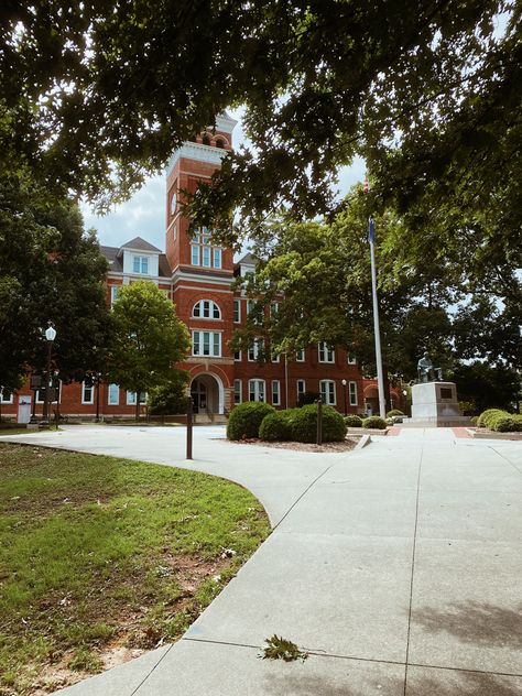 Campus Astethic, College Aesthetic Building, Hofstra University Aesthetic, Aesthetic College Campus, Butler University Aesthetic, Small Town College Aesthetic, College Au Aesthetic, School Campus Aesthetic, Clemson University Aesthetic