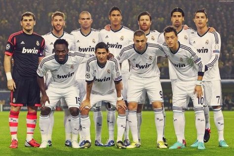 Real Madrid Prime Real Madrid, Prime Madrid, Ronaldo Team, Cute Soccer Couples, Raul Gonzalez, Football Team Pictures, Real Madrid 2014, Ronaldo Free Kick, Real Madrid Photos