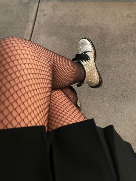 Doc martens, net leggings, tennis skirt, grunge style Net Leggings Outfit, Net Stockings Outfit Skirts, Net Leggings, Tennis Skirt, Doc Martens, Grunge Aesthetic, Skirt Leggings, Strike A Pose, Grunge Fashion