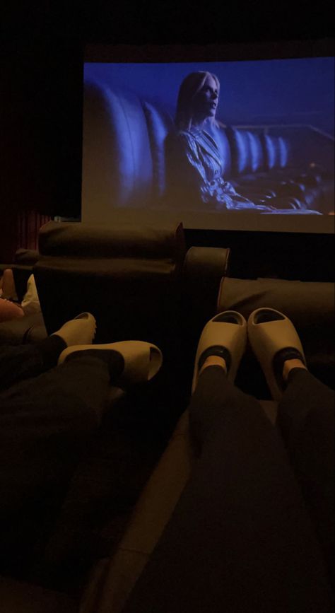 Movie Theater Pictures With Friends, Jealousy Pics, Movie Date With Boyfriend, Movie Date Snap, Relationship Planning, Party Next Door Aesthetic, Couples Cinema, Door Aesthetic, Theatre Pictures