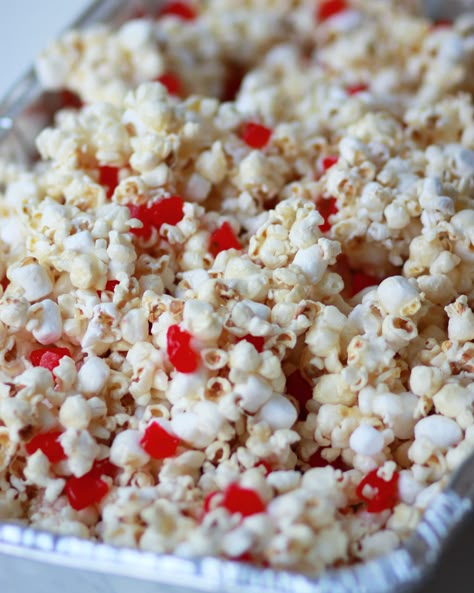 Cinnamon Bear Popcorn, Marshmallow Drink, Popcorn Popping, Cinnamon Bear, Popcorn Recipes Easy, Gluten Free Popcorn, Marshmallow Desserts, Peanut Butter Popcorn, Holiday Food Crafts