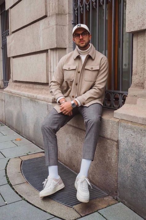 Tan And White Mens Outfits, Mens Neutral Outfit Winter, Zara Men Outfits Winter, Beige Overshirt Men Outfit, Beige Jacket Outfit Men, Beige Jacket Outfit, European Fashion Men, Turtleneck And Blazer, Mens Business Casual Outfits