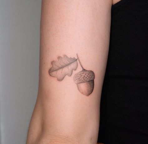 Oak Leaf Tattoos, Thigh Band Tattoo, Poked Tattoo, Acorn Tattoo, Squirrel Tattoo, Thumb Tattoos, Oak Tree Tattoo, J Tattoo, Tiny Tats