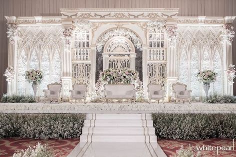 Royal Wedding Themes, Indoor Wedding Decorations, Reception Stage Decor, Wedding Stage Backdrop, Wedding Hall Decorations, Pacific Place, Wedding Stage Decor, Wedding Background Decoration, Wedding Entrance Decor