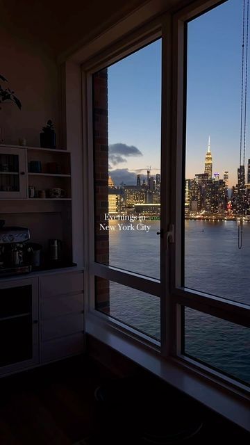 Manhattan Skyline, December 19, Beige Aesthetic, Big City, City Life, Apartment Decor, Manhattan, York City, New York City