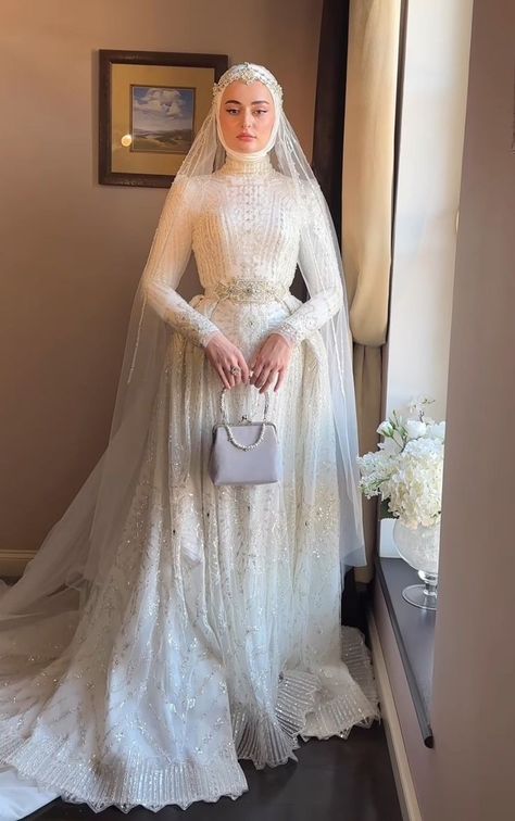 Turkish Wedding Dress, Hijabi Brides, Wedding Event Dresses, Muslimah Wedding Dress, Muslimah Wedding, Bride Dress Simple, Wedding Dress Outfit, Classy Wedding Dress, Stylish Wedding Dresses