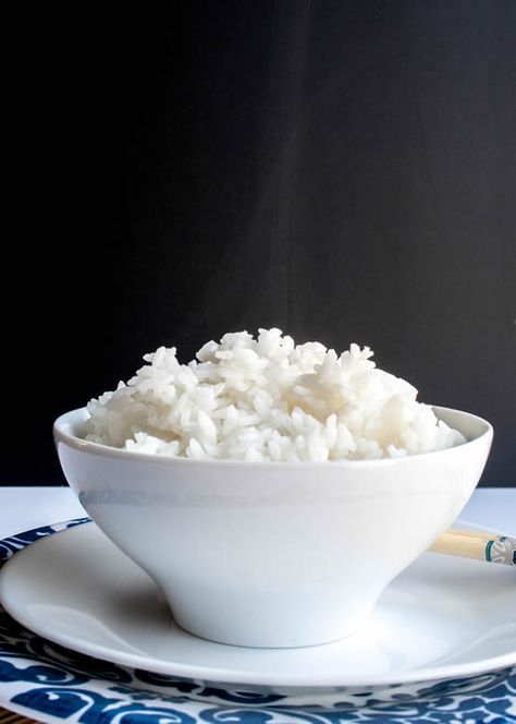 Perfect White Rice - The Merchant Baker Chinese Rice Bowl, Perfect White Rice, Fluffy White Rice, White Rice Recipes, Bowl Of Rice, Korean Rice, Rice Recipes For Dinner, Butter Pie, How To Cook Rice