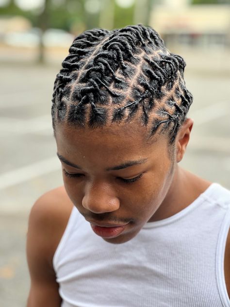 #locs#locstyles#barreltwist#locjourney Barrel Rolls On Locs Men, Barrel Twist On Short Locs, Barrel Twist Dreads Men Short, Mens Loc Styles, Dread Men, Barrel Twist Locs Men, Barrel Twist Locs, Men’s Loc Styles, Afro Hair Fade