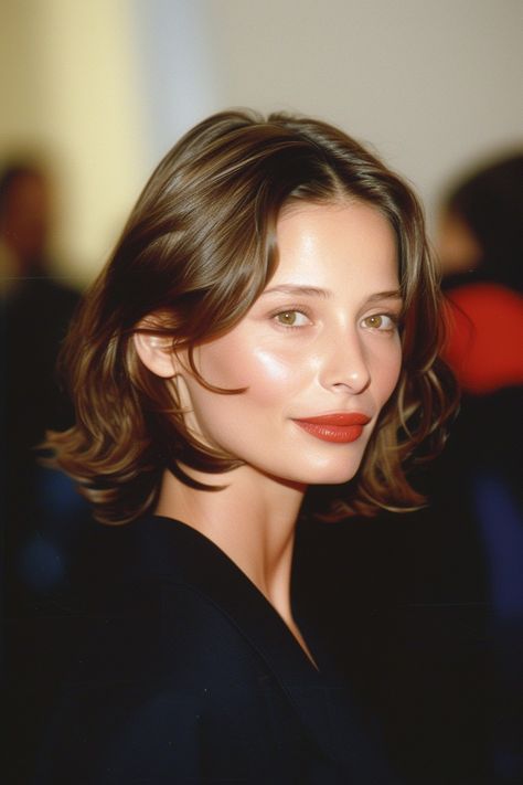 Bob Hairstyles With Highlights, 90s Lob, Friends Episodes, Iconic Looks, Hair Inspiration Short, 90s Supermodels, Lob Hairstyle, Cut My Hair, Aesthetic Hair