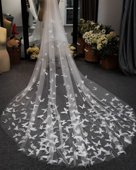 White Wedding Dress With Butterflies, Butterfly Wedding Dress Aesthetic, Butterflies Wedding Dress, Butterfly Wedding Dresses, Fairytale Wedding Veil, Butterfly Veil Wedding, Flower Vail, Butterfly Veil, Vail Wedding