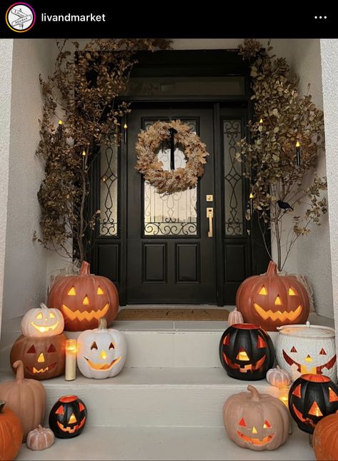 Spooky Dinner, Simple Family Meals, Halloween Witch Decorations, Holiday Inspo, Halloween Front Porch, All Pink, Halloween Goodies, Holiday Music, Homemade Halloween