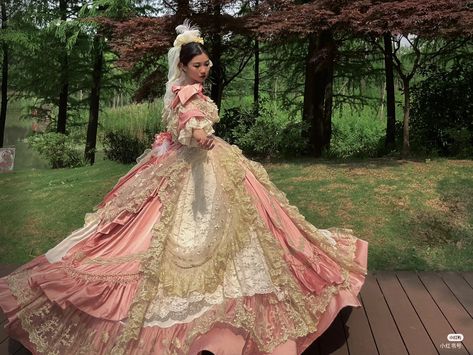 Fantasy Court, Su Characters, Ballgown Dresses, Coronation Gown, Victorian Era Dresses, Sweet 16 Outfits, Masquerade Outfit, Poofy Dress, Debut Ideas