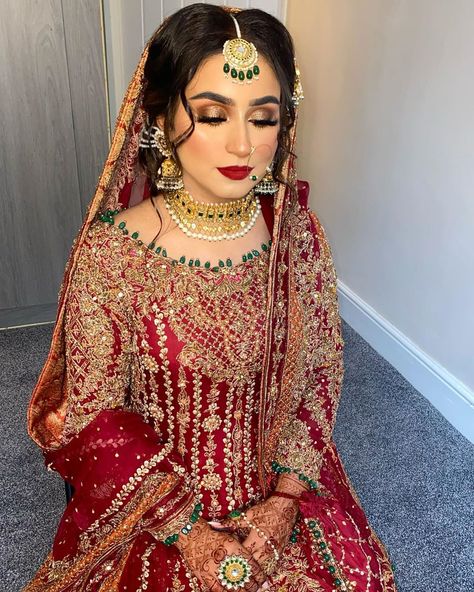 Wedding Lehenga Ideas, Maroon Makeup, Stylish Lehenga, Lehenga Ideas, Maroon Suit, Gorgeous Wedding Makeup, Asian Bridal Makeup, Pakistani Bridal Makeup, Sarees South Indian