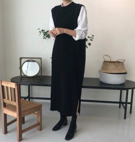 7c4ede33a62160a19586f6e26eaefacfdesc51046737ri Long Knit Vest, Knit Sundress, Long Knit Sweater, Sweater Maxi Dress, Long Sweater Dress, Warm Dresses, Dress Sweater, Long Vests, Sweater Dress Women