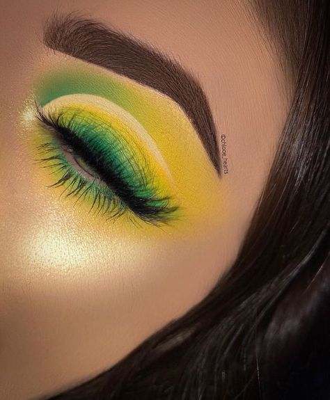 Make Up Designs, Eyeshadow Tips, Bright Eyeshadow, Yellow Eyeshadow, Plouise Makeup Academy, Instagram Feeds, Eye Looks, Green Makeup, Eye Makeup Designs