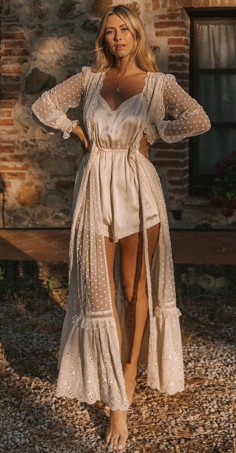 Guest To Wedding Dress, Bohemian Date Night Outfit, Edgy Boho Outfits Winter, Look Hippie Chic, Stile Boho Chic, Look Boho Chic, Mode Tips, Estilo Hippie, Romantic Boho